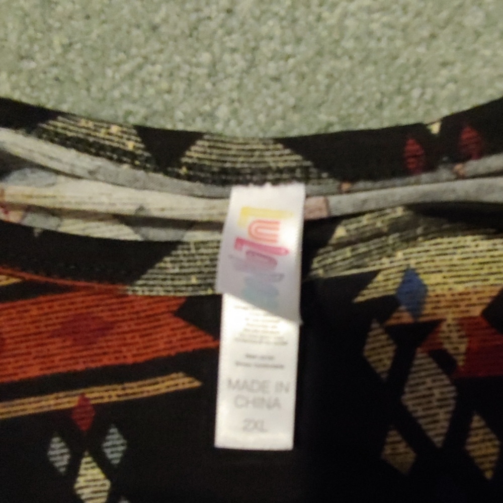 Lularoe - Picture 3 of 3